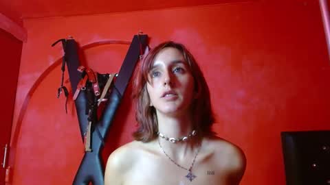 Snapshot of ambar_roux1 chatting on 03/12/25, 05:02 ambar_roux1 online show from 03/12/25, 05:02
