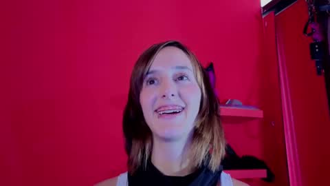 Snapshot of ambar_roux1 chatting on 10/20/25, 03:45 ambar_roux1 online show from 10/20/25, 03:45