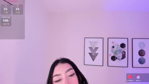 ambarevans_ online show from 10/08/25, 11:41