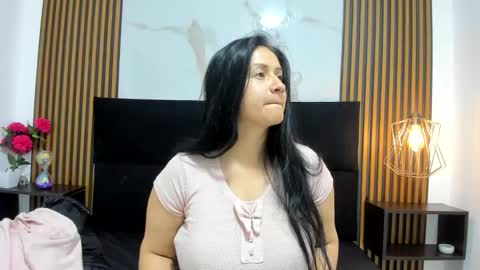   online show from 10/31/25, 03:40