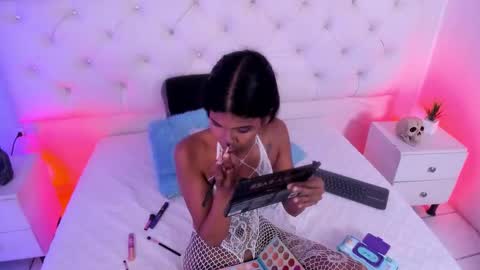  Amber  online show from 10/14/25, 08:09