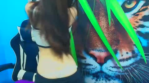 Snapshot of ambel_rose chatting on 11/06/25, 10:10 ambel_rose online show from 11/06/25, 10:10