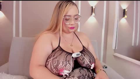 Snapshot of amber_bunnyx chatting on 09/09/25, 04:45 amber_bunnyx online show from 09/09/25, 04:45