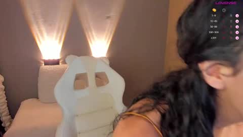 Snapshot of amber_curly chatting on 12/01/24, 07:25 amber_curly online show from 12/01/24, 07:25