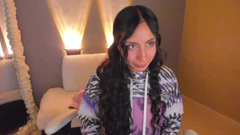 Snapshot of amber_curly chatting on 02/20/25, 10:48 amber_curly online show from 02/20/25, 10:48