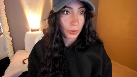 Snapshot of amber_curly chatting on 03/01/25, 04:00 amber_curly online show from 03/01/25, 04:00