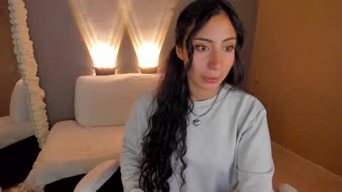 Snapshot of amber_curly chatting on 03/03/25, 11:35 amber_curly online show from 03/03/25, 11:35