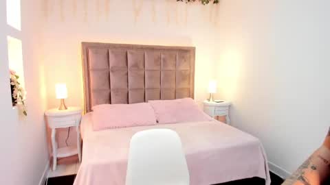 amber_ink online show from 09/30/25, 07:52