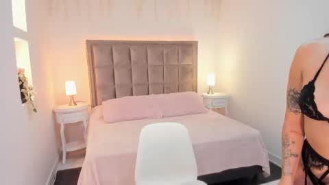 amber_ink online show from 10/17/25, 08:22