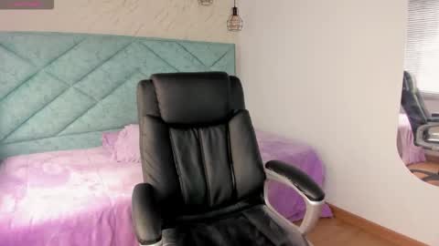 Amber online show from 10/26/25, 06:03