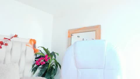 Michell  online show from 10/16/25, 05:03