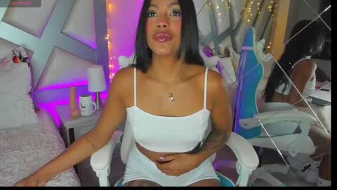 Snapshot of amber_villalobos chatting on 02/13/25, 04:00 Tell me Amber online show from 02/13/25, 04:00