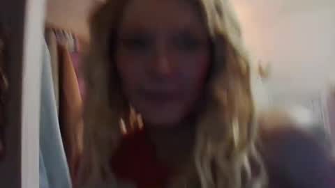 Snapshot of amberdesmond722 chatting on 02/10/25, 11:34 Kaligirll online show from 02/10/25, 11:34