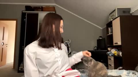 Elizabeth online show from 11/08/25, 07:41