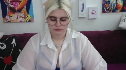 Amber online show from 10/10/25, 01:59