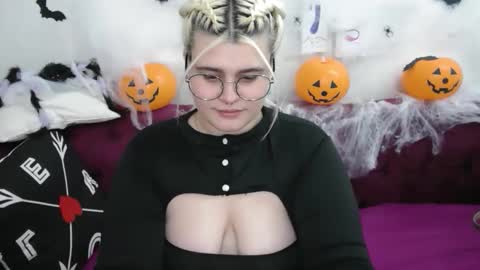 Amber online show from 10/21/25, 02:12