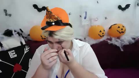 Amber online show from 10/30/25, 04:03