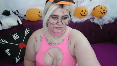 Amber online show from 10/31/25, 05:25