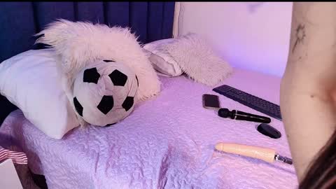 Snapshot of ambermoss_ chatting on 12/31/24, 07:53 Amber online show from 12/31/24, 07:53