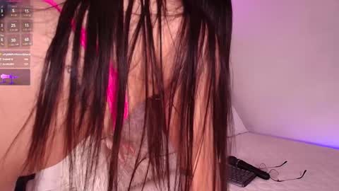 Snapshot of ambermoss_ chatting on 02/01/25, 09:54 Amber online show from 02/01/25, 09:54