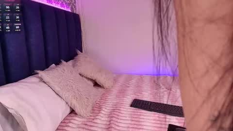 Snapshot of ambermoss_ chatting on 02/11/25, 03:50 Amber online show from 02/11/25, 03:50