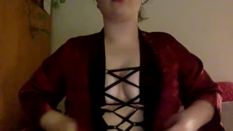 Snapshot of ambernea chatting on 10/17/25, 04:20 ambernea online show from 10/17/25, 04:20