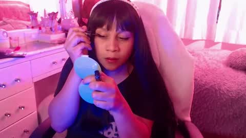 Snapshot of ambersmith98_ chatting on 03/07/25, 11:07 Amber online show from 03/07/25, 11:07