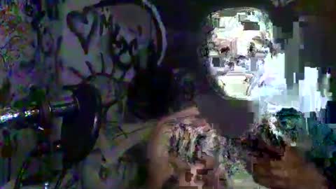 Snapshot of ambicion666 chatting on 10/24/25, 05:48 ambicion666 online show from 10/24/25, 05:48