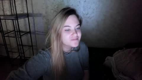 Snapshot of ambrosia__ chatting on 10/04/25, 10:24 ambrosia__ online show from 10/04/25, 10:24