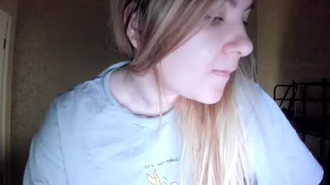Snapshot of ambrosia__ chatting on 10/08/25, 12:41 ambrosia__ online show from 10/08/25, 12:41