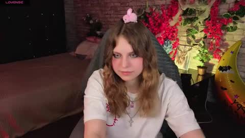 Snapshot of amechan chatting on 10/28/25, 05:48 Ame online show from 10/28/25, 05:48