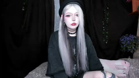 Snapshot of amelia__miller chatting on 11/13/25, 12:15 Amelia online show from 11/13/25, 12:15