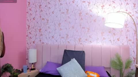 Amelia Adams online show from 10/04/25, 03:54