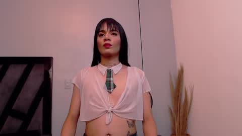 AMELIA  online show from 10/22/25, 05:08