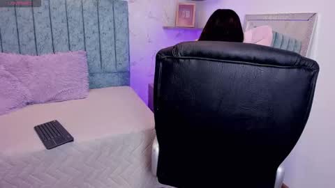 Snapshot of amelia_fry chatting on 11/14/25, 03:38 amelia_fry online show from 11/14/25, 03:38