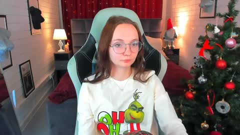 Snapshot of ameliamalina chatting on 12/15/24, 08:30 Amelia online show from 12/15/24, 08:30