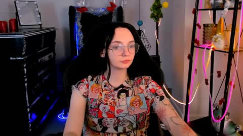 Snapshot of ameliamalina chatting on 12/20/24, 05:36 Amelia online show from 12/20/24, 05:36