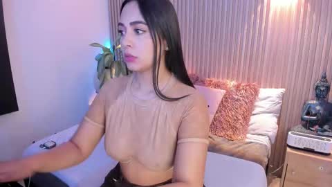 Amelie online show from 09/23/25, 12:08