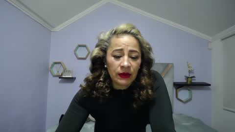 Snapshot of amell_thomson chatting on 12/19/24, 11:07 Amell Thomson online show from 12/19/24, 11:07