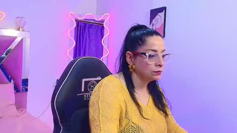 Snapshot of amely_tay chatting on 10/15/25, 11:54 AMELY online show from 10/15/25, 11:54