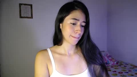 Snapshot of amelycaro chatting on 12/26/24, 05:15 Amely online show from 12/26/24, 05:15