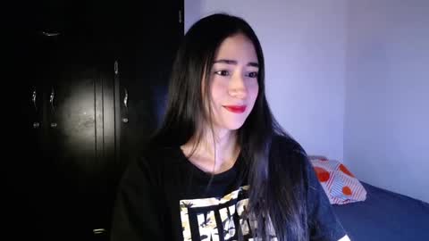 Snapshot of amelycaro chatting on 01/03/25, 05:06 Amely online show from 01/03/25, 05:06