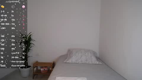 Snapshot of amelycaro chatting on 02/12/25, 06:40 Amely online show from 02/12/25, 06:40