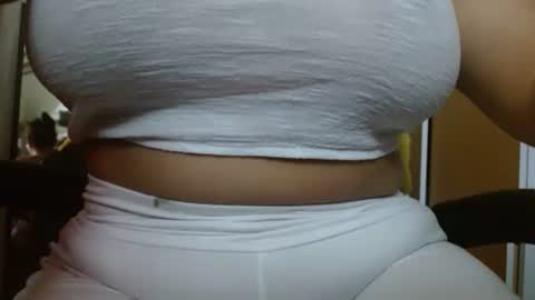 Snapshot of ames9001 chatting on 10/10/25, 11:53 Mari online show from 10/10/25, 11:53