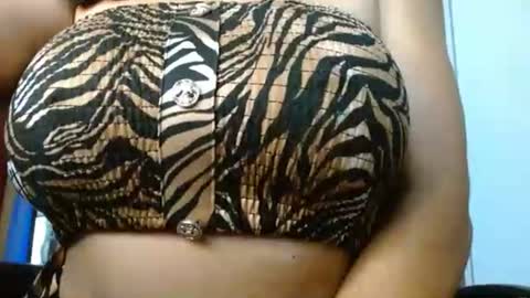 Snapshot of ames9001 chatting on 10/27/25, 11:36 Mari online show from 10/27/25, 11:36