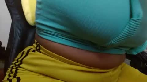 Snapshot of ames9001 chatting on 11/04/25, 12:15 Mari online show from 11/04/25, 12:15