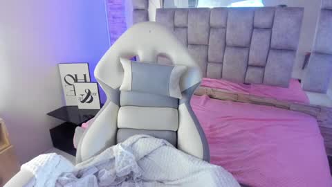      online show from 02/01/25, 10:02