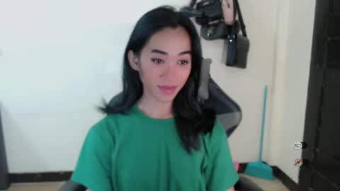 Snapshot of ami_lewis chatting on 10/09/25, 02:31 JOANNA online show from 10/09/25, 02:31