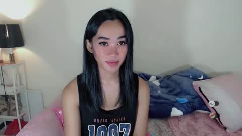 Snapshot of ami_lewis chatting on 10/14/25, 12:00 JOANNA online show from 10/14/25, 12:00