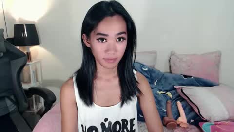 Snapshot of ami_lewis chatting on 10/21/25, 01:39 JOANNA online show from 10/21/25, 01:39